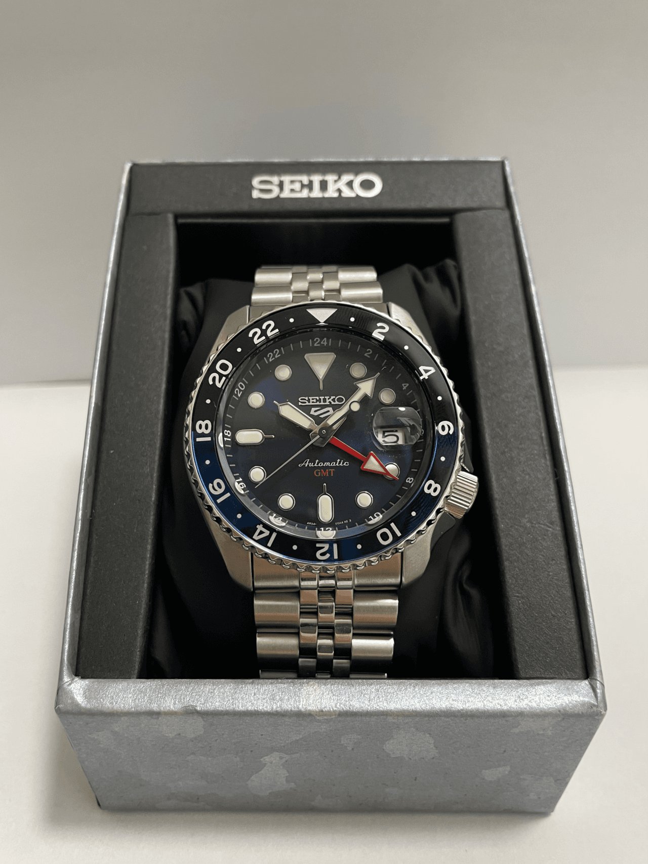 A Seiko 5 Sports automatic wristwatch (SSK003) from the same 5KX case family as the SRPD55 — illustrative; the SRPD55 specifically has a black dial and steel bracelet, see specs table