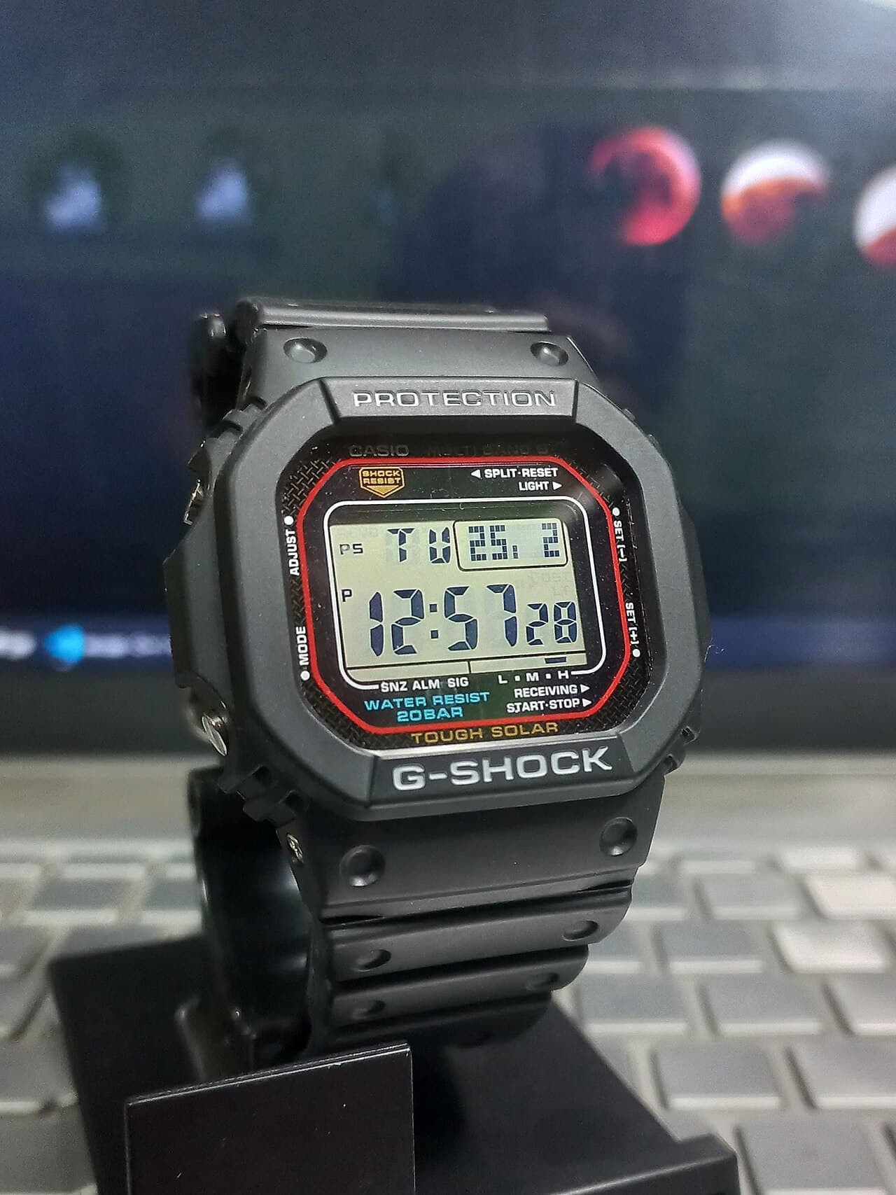 A square-faced Casio G-Shock from the 5600 family (GW-M5610U) — illustrative of the design lineage the JDM-only GW-5000U-1JF belongs to; the -1JF specifically has a DLC-coated steel inner case, see specs table